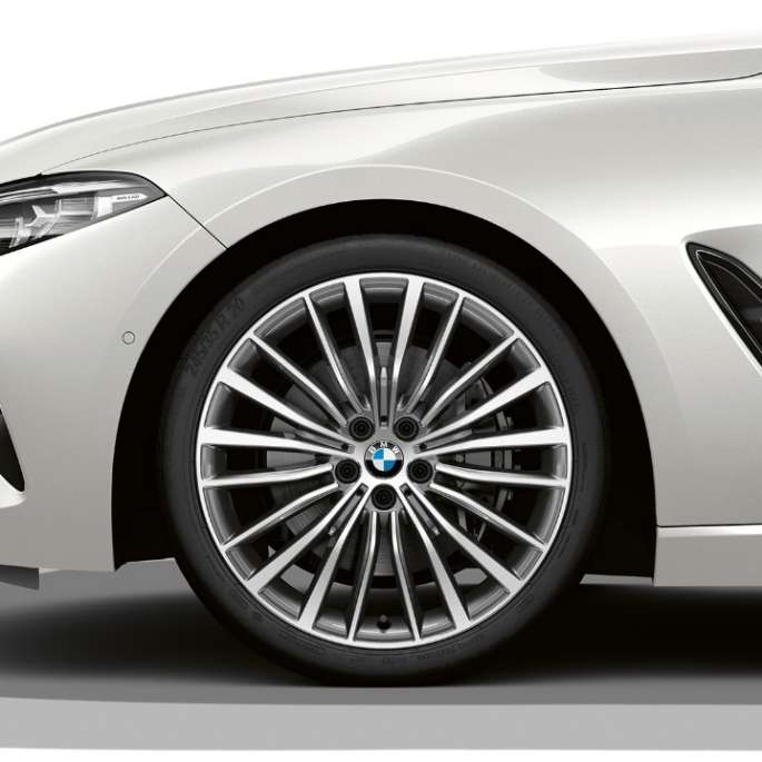 Jantes BMW 19" en alliage léger, à multirayons 73, exécution bicolore. BMW Série 8 Coupé, jantes BMW 19" en alliage léger, à multirayons 731, exécution bicolore.