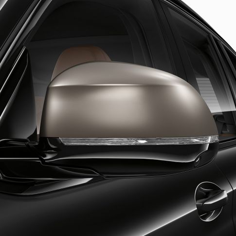 BMW X3 M40i, coques des rétroviseurs. Extérieur des BMW X3 M40i en Saphierschwarz metallic, coques des rétroviseurs galvanisées en Cerium Grey.