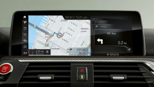 Voitures BMW X4 M, système de navigation Professional. Voitures BMW X4 M, Control Display, système de navigation Professional.