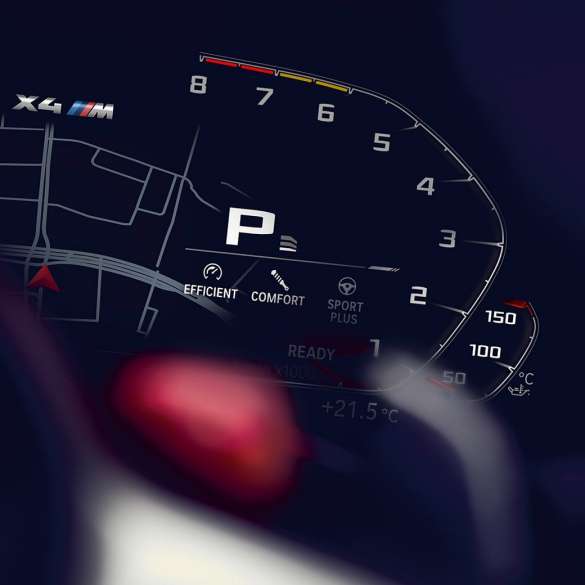 BMW X4 M Competition, compte-tours. Intérieur de la BMW X4 M Competition, combiné des instruments avec compte-tours.