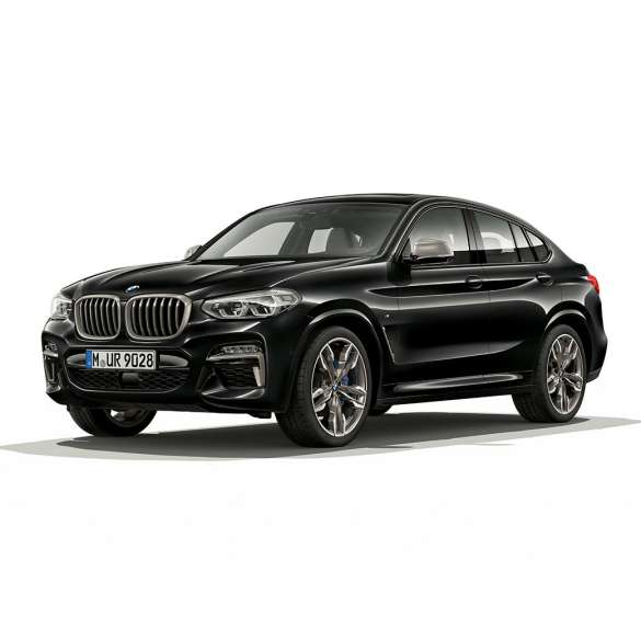BMW X4 M40i vue de trois quarts avant. Extérieur des BMW X4 M40i en Saphierschwarz metallic, vue de trois quarts avant droite.
