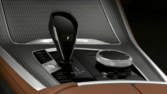 BMW X5 M50i et M50d avec boîte de vitesses sport Steptronic G05 BMW X5 M50i et M50d avec boîte de vitesses sport Steptronic G05 2018 SUV, intérieur G05