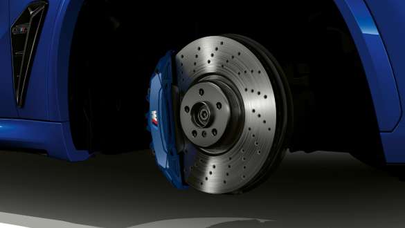 Freins M composites de la BMW X5 M Competition F95 Freins M composites de la BMW X5 M Competition F95 2020, vue en gros plan