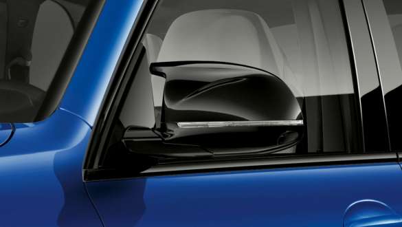 Coques de rétroviseur de la BMW X5 M Competition F95 Coques des rétroviseurs extérieurs en Schwarz hochglänzend, BMW X5 M Competition F95 2020 SUV en Marina Bay Blau metallic, extérieur