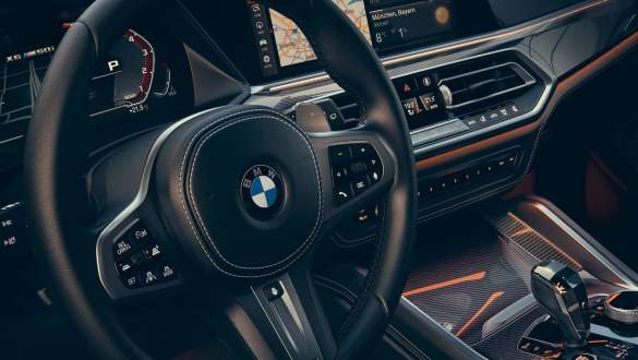 BMW X6 M50i, Boîte de vitesses sport à 8 rapports Steptronic G06 BMW X6 M50i G06 2018 SUV boîte de vitesses sport Steptronic poste de conduite M volant en cuir