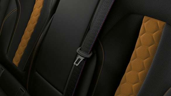 Ceintures de sécurité M de la BMW X6 M Competition F96 Ceintures de sécurité M de la BMW X6 M Competition F96 2020 SUV, habitacle