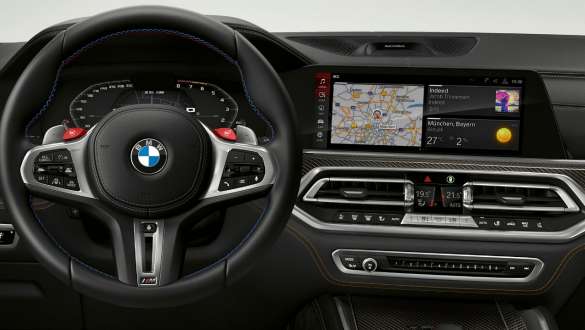 Combiné des instruments M spécifique de la BMW X6 M Competition F96 Combiné des instruments M spécifique de la BMW X6 M Competition F96 SUV 2020, poste de conduite