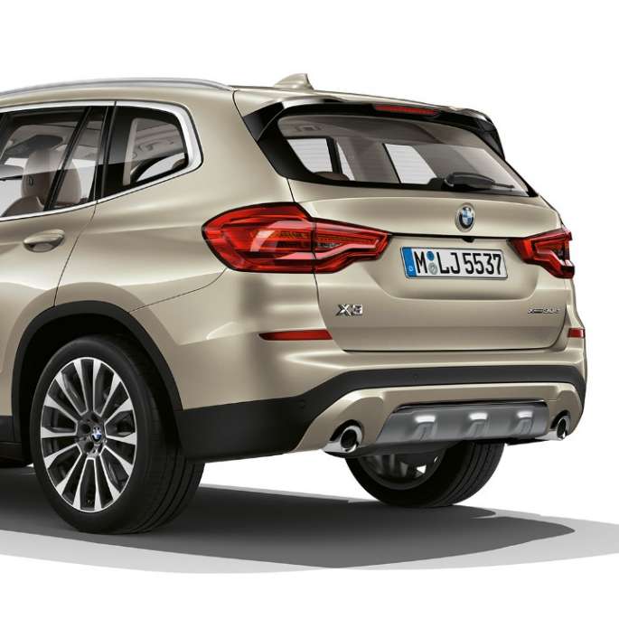 BMW X3 M40i, Modèle Luxury, vue de trois quarts de la poupe BMW X3 M40i, Modèle Luxury, vue de trois quarts de la poupe