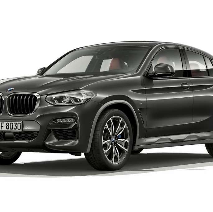 BMW X4 Modèle M Sport X vue de trois quarts avant BMW X4 xDrive30i Modèle M Sport X G02 2018 en Sophistograu Brillanteffekt vue de trois quarts avant