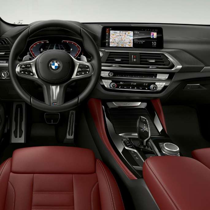 Poste de conduite de la BMW X4 xDrive30i Modèle M Sport X Poste de conduite xDrive30i de la BMW X4 Modèle M Sport X G02 2018 habitacle