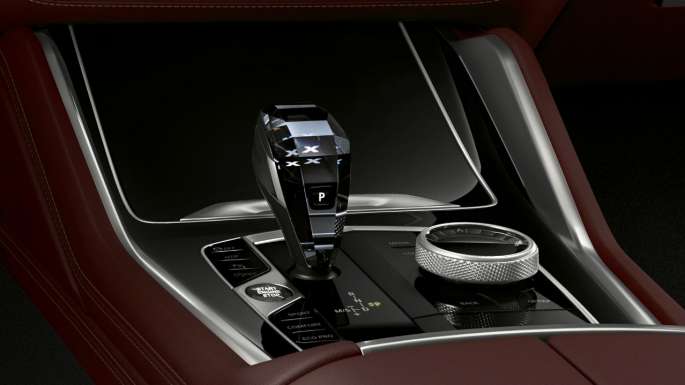 BMW X6 avec BMW Individual, console centrale. Intérieur de la BMW X6 avec BMW Individual, vue de la console centrale.