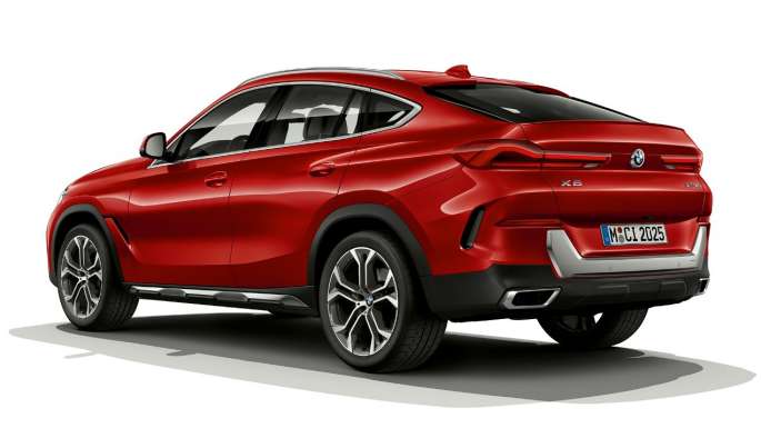 BMW X6 avec BMW xLine, arrière. Vue de trois quarts arrière de la BMW X6 avec BMW xLine.