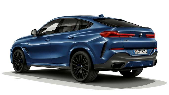 BMW X6 avec Kit M Sport, arrière. Vue de trois quarts arrière de la BMW X6 avec Kit M Sport