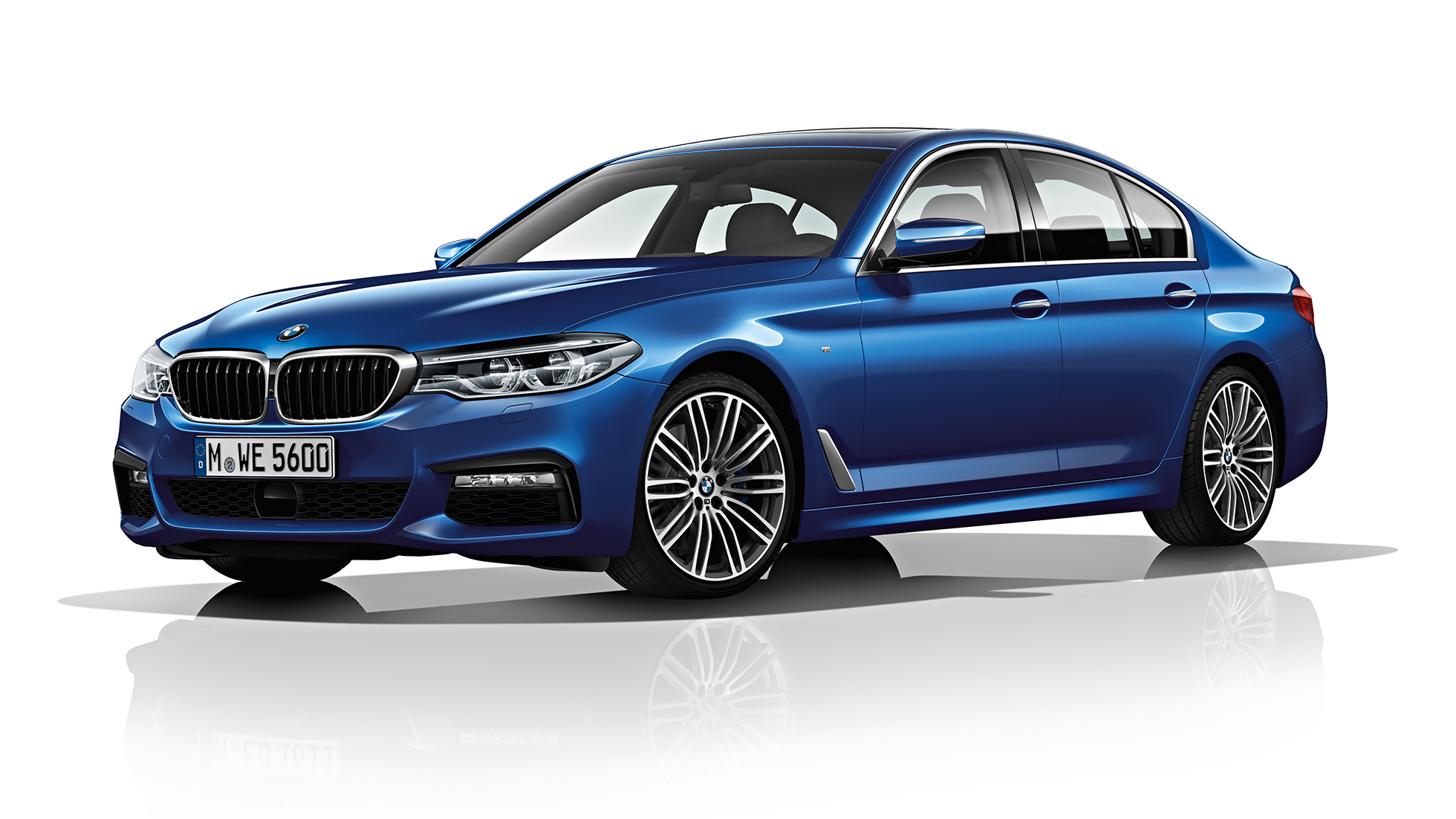 Kit M Sport vue de trois quarts avant BMW Série 5 Berline 540i Berline Kit M Sport BMW Série 5 Berline 540i Berline G30 Mediterranblau metallic vue de trois quarts avant