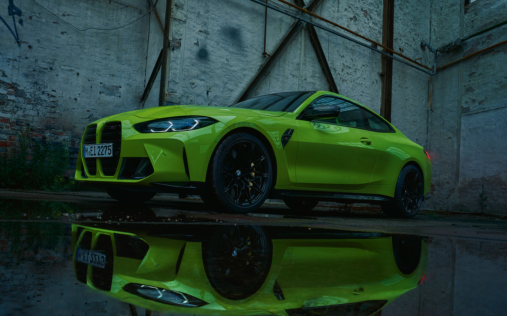 BMW M4 Competition Coupé G82 2020 Sao Paulo Gelb vue de trois quarts avant