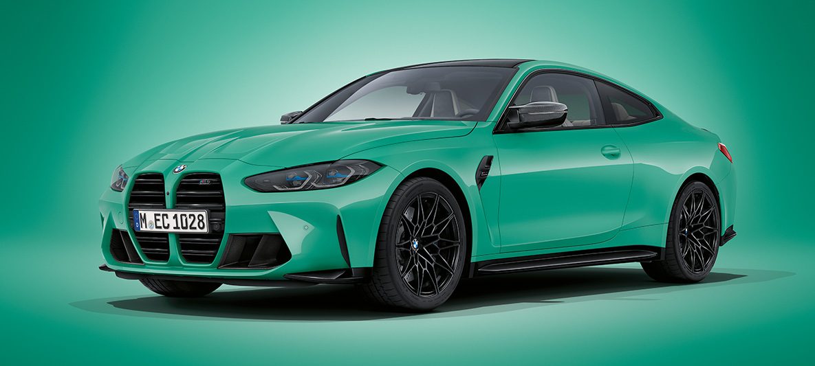 BMW M4 Coupé BMW Individual Mint metallic G82 2021, vue de trois quarts avant à l’arrêt BMW M4 Coupé BMW Individual Mint metallic G82 2021, vue de trois quarts avant à l’arrêt