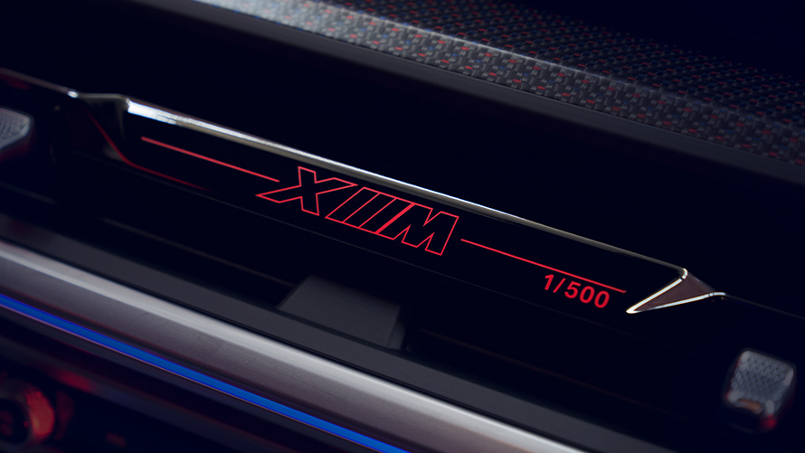 BMW XM G09 Label Red BMW XM G09 Label Red Poste de conduite