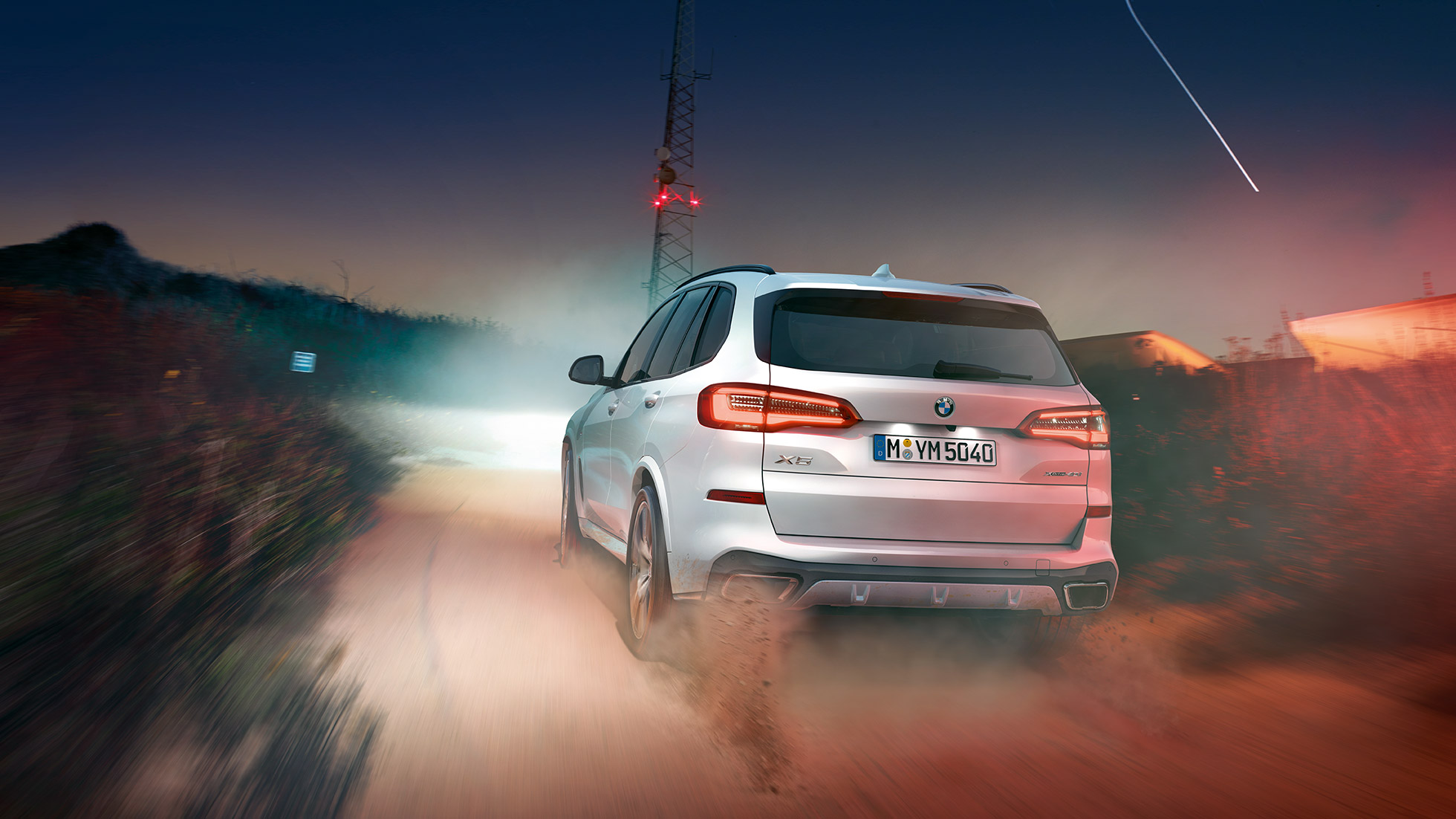 BMW X5 xDrive40i, vue arrière BMW X5 xDrive40i G05 2018, en Mineralweiß metallic, vue arrière