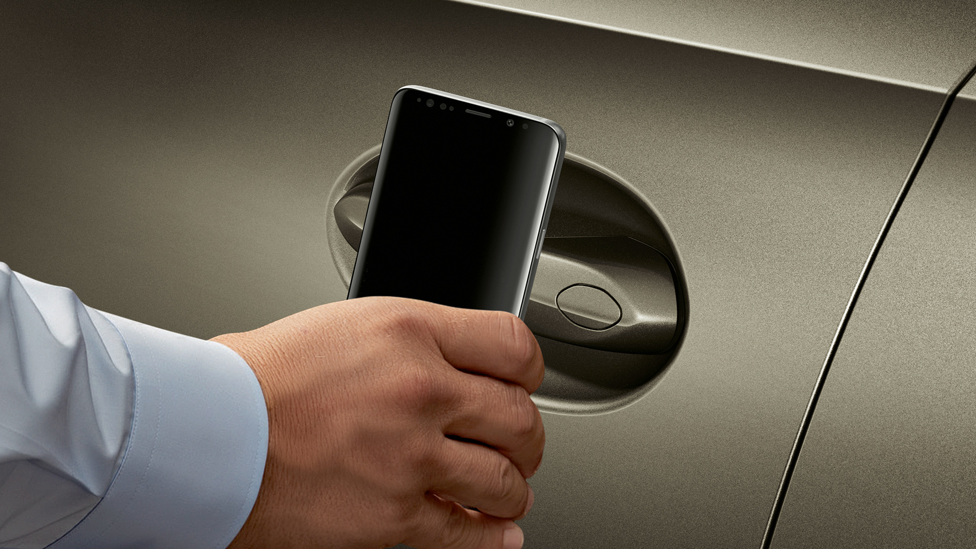 Smart Access via smartphone. L’ouverture de la BMW X6 se commande par Smart Access via le smartphone.