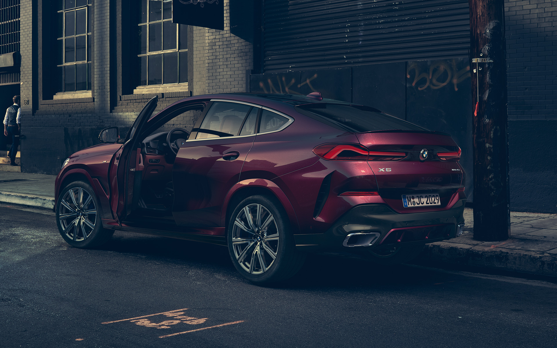 Vue de trois quarts arrière BMW X6 Individual G06 2019 BMW X6 Individual G06 2019 Ametrin metallic, vue de trois quarts arrière
