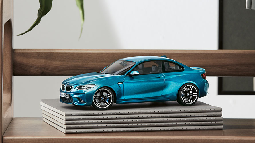 Miniature BMW M2. Miniature BMW M2 dans sa couleur originale de la Collection BMW Miniatures.