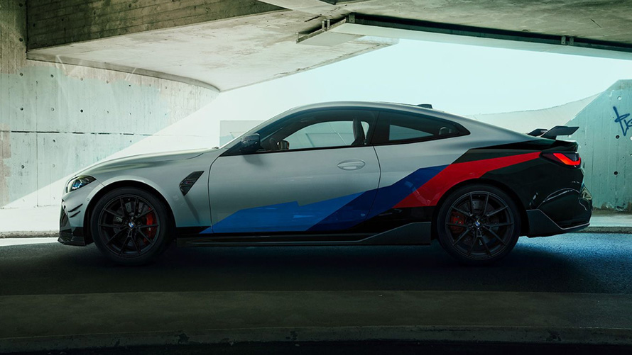 BMW M4 CS G82 2021 avec BMW M Performance Accessoires vue de profil BMW M4 CS G82 2021 avec BMW M Performance Accessoires vue de profil